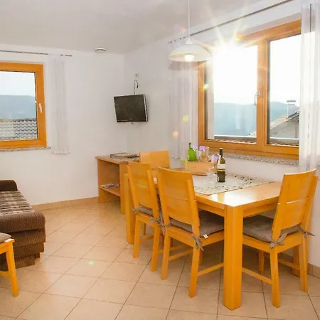 Schoetzerhof Apartman *